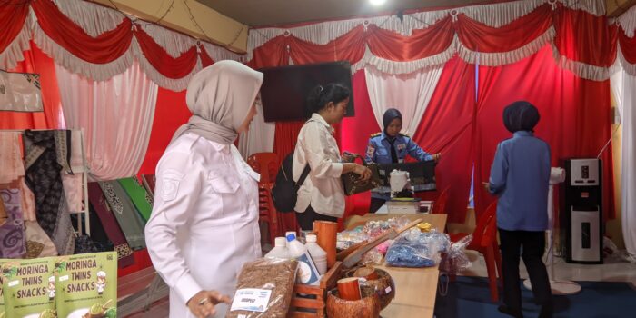 Bupati Nunukan Belanja di Stand UMKM Paras Perbatasan, Asmin Laura Harap Perputaran Ekonomi Terus Meningkat