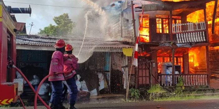 3 Rumah Ludes Terbakar Diduga Akibat Selang Gas Bocor