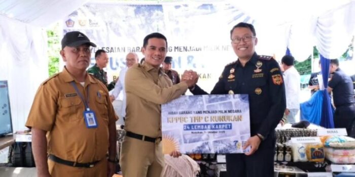 Bea Cukai Nunukan Musnahkan Barang Ilegal dan Hibahkan Karpet untuk Warga Kurang Mampu
