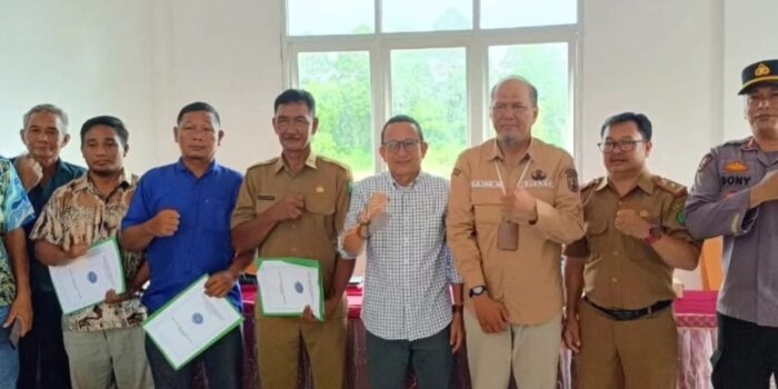 Delapan Perahu Ketinting Lengkap Diserahkan untuk Tiga Desa di Lumbis Dukung Transportasi Anak Sekolah di Pedalaman Nunukan