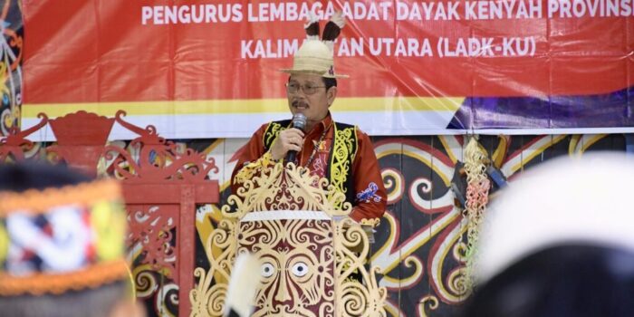 Wagub Ingkong Ala Buka Rakerda LADK-KU 2025 Tekankan Penguatan Adat di Tengah Arus Modernisasi