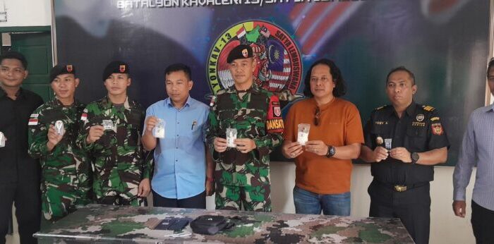 Patroli Satgas Pamtas Yongkav 13 /Lembuswana Gagalkan Peredaran Sabu di Sei Manggaris