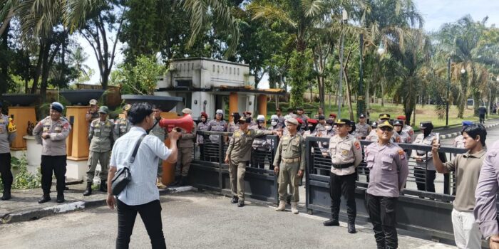 Aksi Aliansi Mahasiswa di Kantor Bupati Nunukan Beasiswa Daerah Dinilai Tak Adil