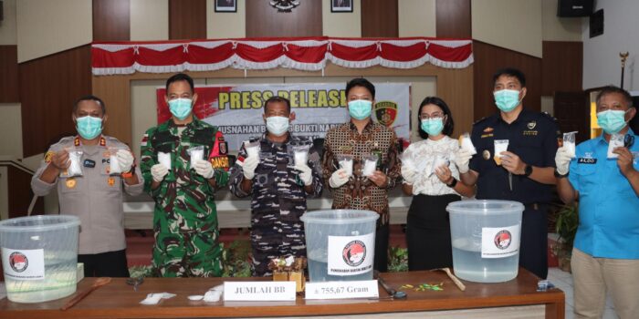 Polres Nunukan Musnahkan Ratusan Gram Sabu Perang Terbuka di Wilayah Perbatasan