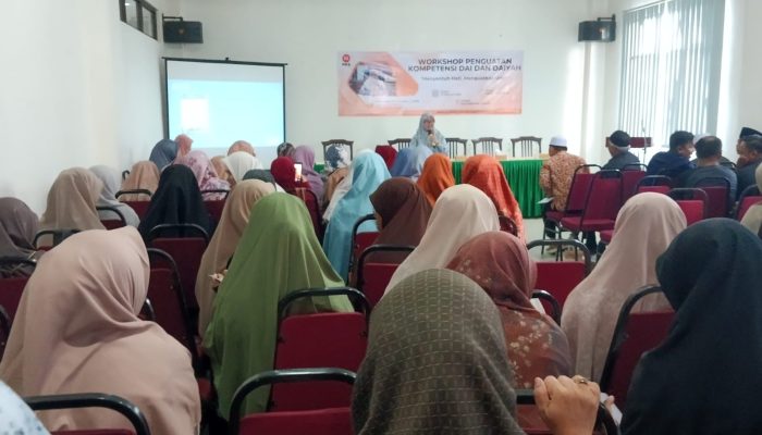 Jadi Pemateri Workshop PKS, Wakil Ketua DPRD Nunukan Arpiah Dorong Penguatan Kompetensi Dai dan Daiyah Nunukan