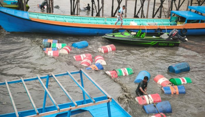 Gelombang Tinggi Taklukkan Dua Perahu di Yamaker Nunukan, Polisi Pastikan Semua Selamat