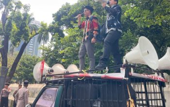 GEBRAKAN Guncang Istana, Mahasiswa Kaltara Tuntut DOB hingga  Pembangunan Perbatasan