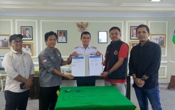 Bupati Nunukan Serahkan Hibah Rp200 Juta ke PWI, Dukung Porwada II Kaltara