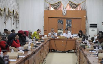 Ratusan PKL Datangi DPRD, Tolak Relokasi Pasar Tani