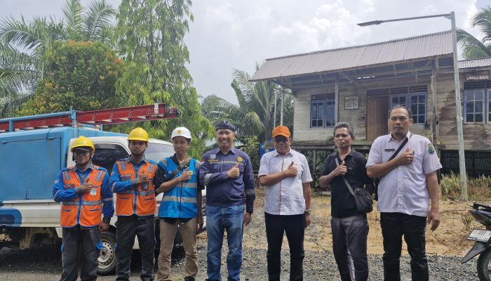 Perjuangkan Listrik Warga, Muhammad Nasir Dampingi ESDM Survei Titik Baru di Perbatasan