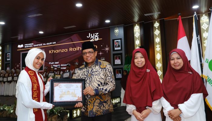 Hadiri Wisuda Tahfidz SDIT Ibnu Sina, Muhammad Nasir Apresiasi Peran Guru dan Orang Tua