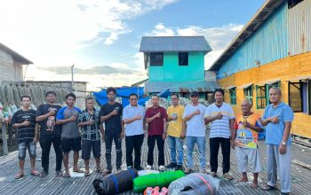 Pokdakan Tanjung Berkah Terima Bantuan Perahu dari Muhammad Nasir