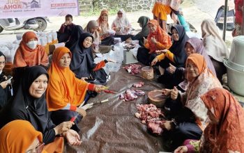 Arpiah Hadiri Pemotongan Hewan Kurban DPD PKS Nunukan, Tebar Kepedulian untuk Masyarakat