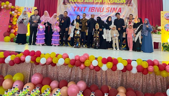 Hadiri Pentas Seni dan Pelepasan Siswa TKIT Ibnu Sina, Arpiah Tekankan Pentingnya Pendidikan Karakter Sejak Dini