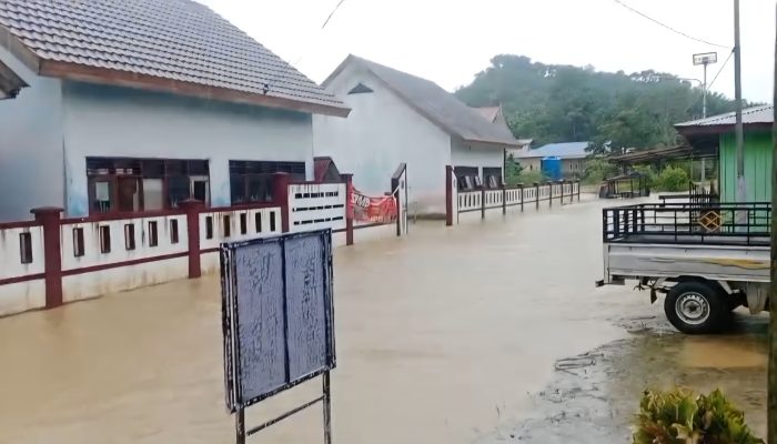 Hari Pertama MPLS di Sebatik Terganggu Banjir, Banyak Siswa Absen