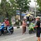 Kabut Asap Mulai Masuk Nunukan, Musdalipah Bagikan Ribuan Masker ke Pengguna Jalan Raya