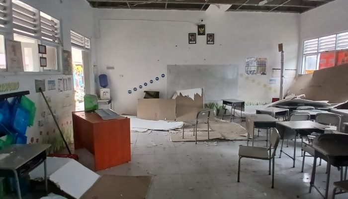 Plafon Ruang Kelas SDN 004 Sebatik Tengah Ambruk, Disdik Nunukan Lakukan Pemantauan dan Evaluasi