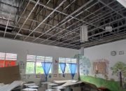 Plafon Kelas Ambruk, Guru SDN 004 Sebatik Tengah: Kami Khawatir dengan Kondisi Bangunan