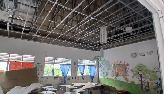 Plafon Kelas Ambruk, Guru SDN 004 Sebatik Tengah: Kami Khawatir dengan Kondisi Bangunan