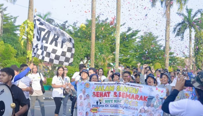 Semarak HUT ke-42, Jalan Sehat Paroki Santo Gabriel Nunukan Diiringi Drum Band SMA Katolik