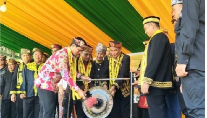 Bupati Irwan Sabri Buka Iraw Tidung, Dorong Budaya Leluhur Tetap Lestari
