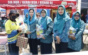 Ketua TP PKK Nunukan Beri Bantuan Sembako kepada Petugas di Balik Layar Paras Fest
