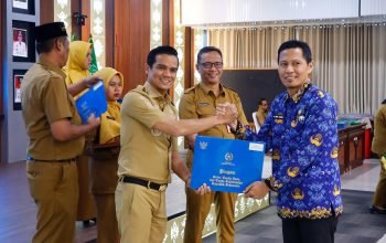 Bupati Nunukan Anugerahkan Satyalancana Karya Satya kepada 238 ASN